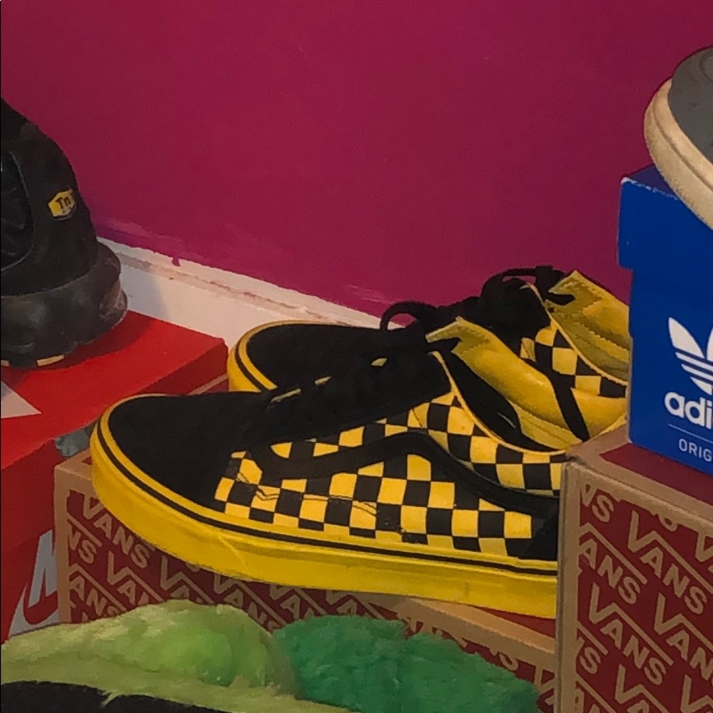 Vans - Picture 1 of 2
